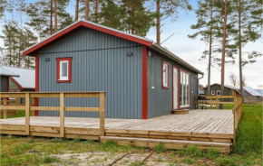 Stunning home in Löttorp with WiFi and 3 Bedrooms